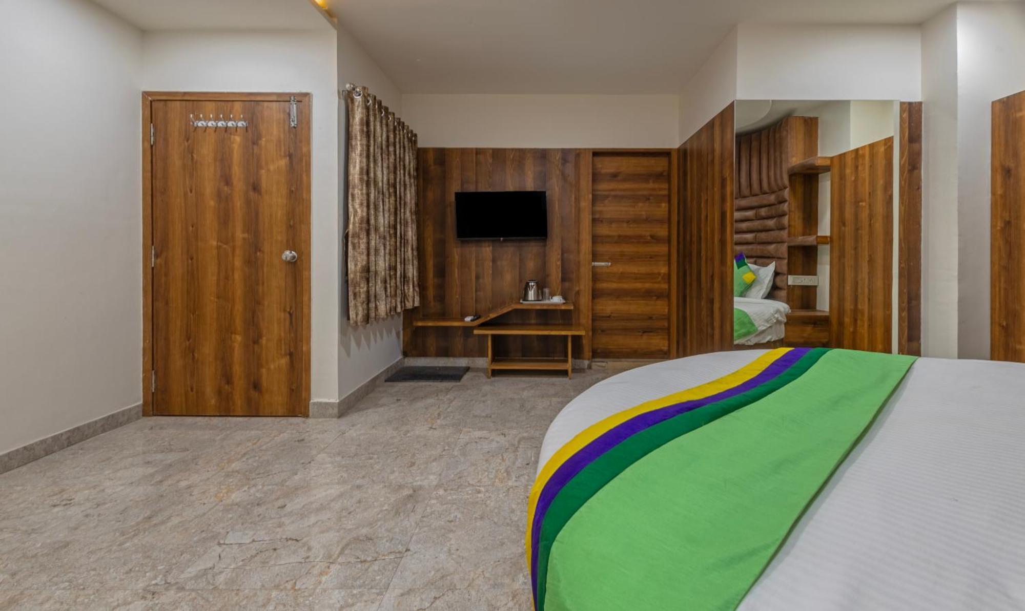 Treebo Eden Park, Ahmedabad Hotel Batwa Ngoại thất bức ảnh